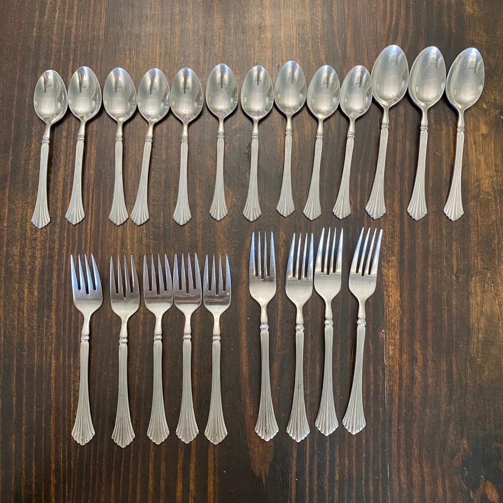 Rogers Stainless Korea Flatware Set 22pc Fluted Fan Handle Spoons Forks Lot